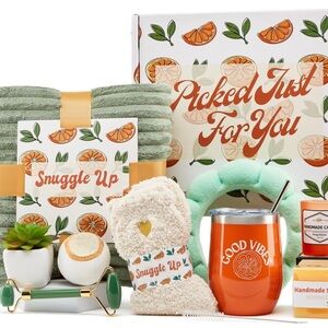 Good Vibes Gift Set with Green Blanket and Tumbler